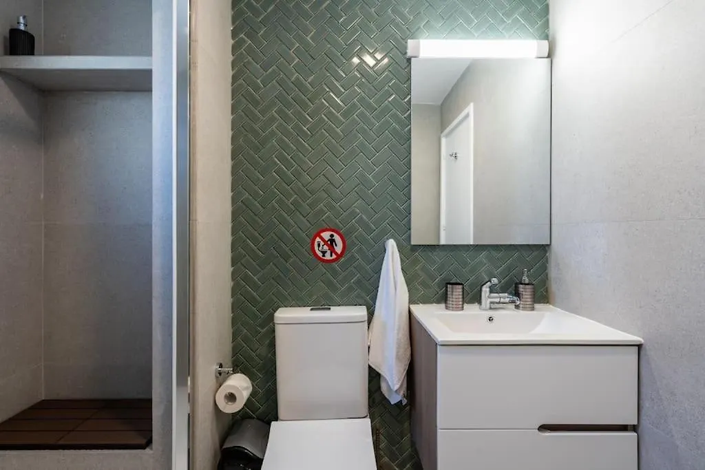 Hazel - 2-Bedroom Apartment In Larnaca
